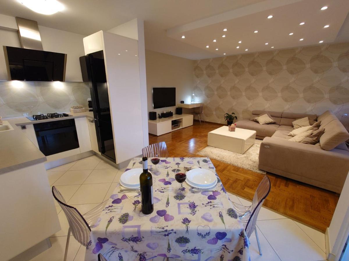 Apartman Mare Nostrum**** Apartment Rijeka Exterior photo